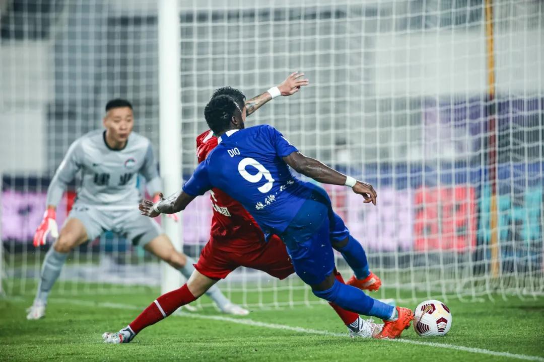 ترتيب مجموعة برشلونة في دوري أبطال أوروبا 2022تحليل مفصل للأداء والتحديات