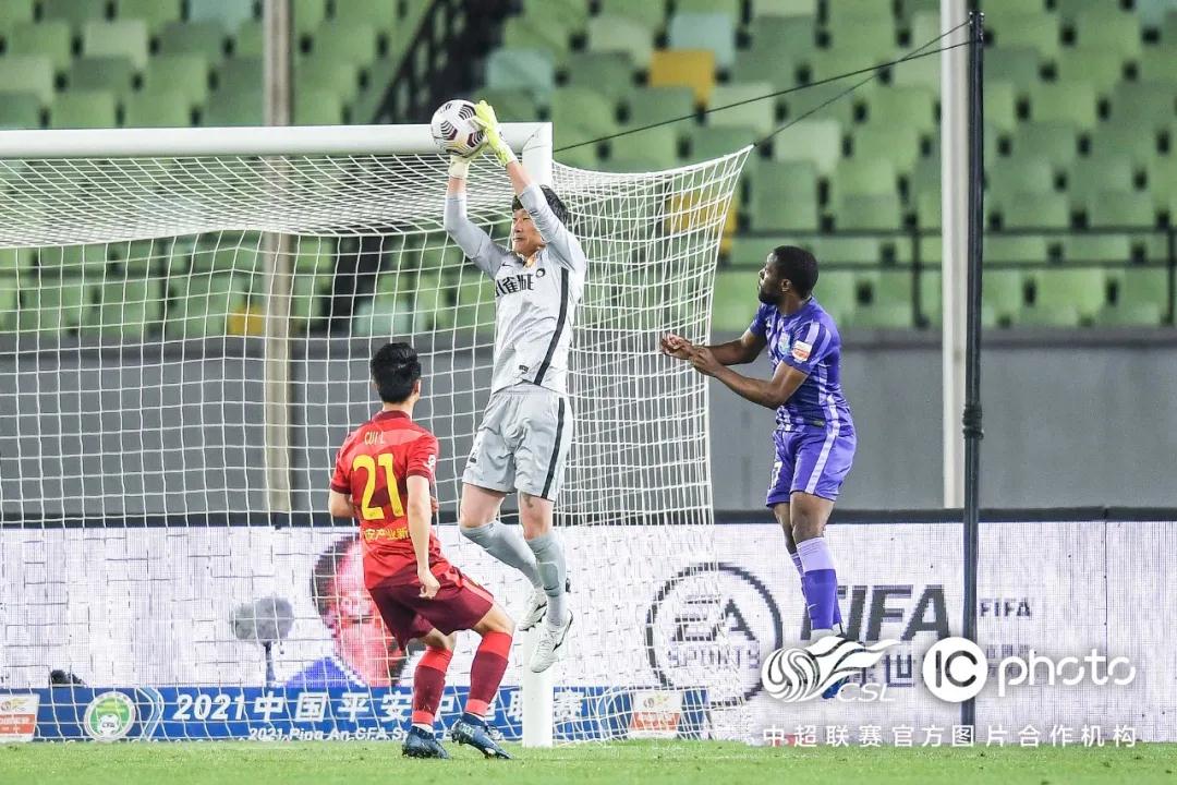 الزمالكيتغلبعلىأورلاندو2-1فيمباراةمثيرة