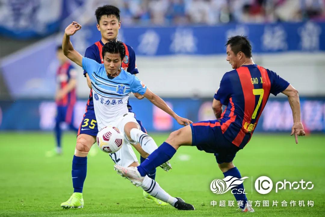 ترتيب الدوري الإنجليزي والهدافينأحدث التحديثات والمفاجآت